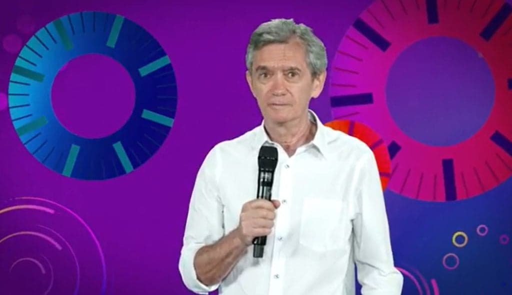 Serginho Groisman aparece abatido após anunciar fim do Altas Horas: "Teve que parar"