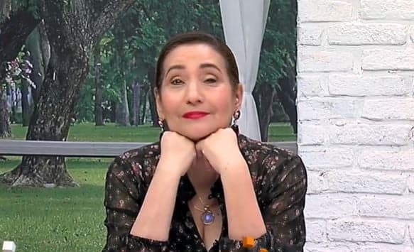 Apresentador da Globo, ao vivo, expõe realidade com Sonia Abrão e acaba admitindo: "Viciado"