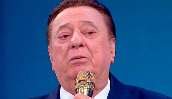 Ex-estrela do Programa Raul Gil é ovacionada no The Voice Kids e internauta detona SBT: “Foi usada e depois esquecida”