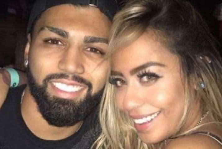 Após escândalo envolvendo gravidez de Gabigol, Rafaella Santos posa de biquíni e volume chama atenção