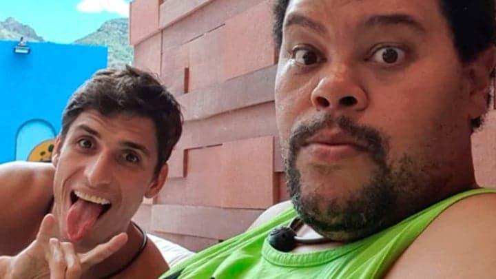 Prior e Babu, após receberem castigo do monstro, se divertem e alfinetam Pyong Lee