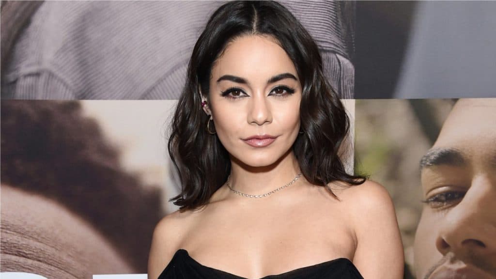 Vanessa Hudgens polemiza mortes por coronavírus e é escorraçada pela web: "besteira"