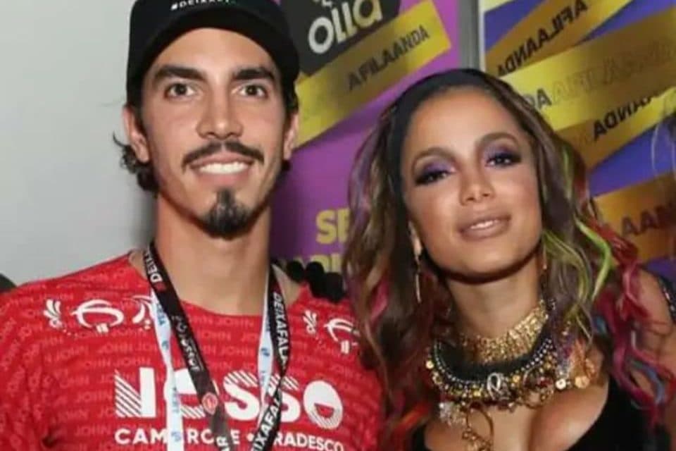 Bomba! Anitta termina namoro com empresário após atitude impensável dele envolvendo fãs