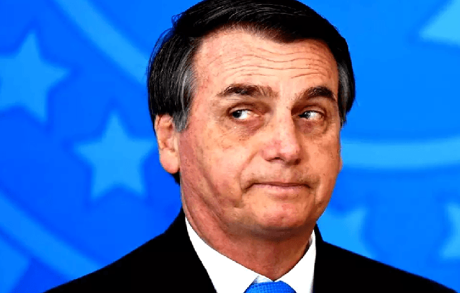 Âncora da Globo, após ter áudio vazado, ignora ordem da emissora e compra briga pública com Bolsonaro: “Macabra”
