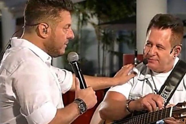Após pegar em partes íntimas de Marrone, Bruno se declara para o sertanejo: "Eu amo você"