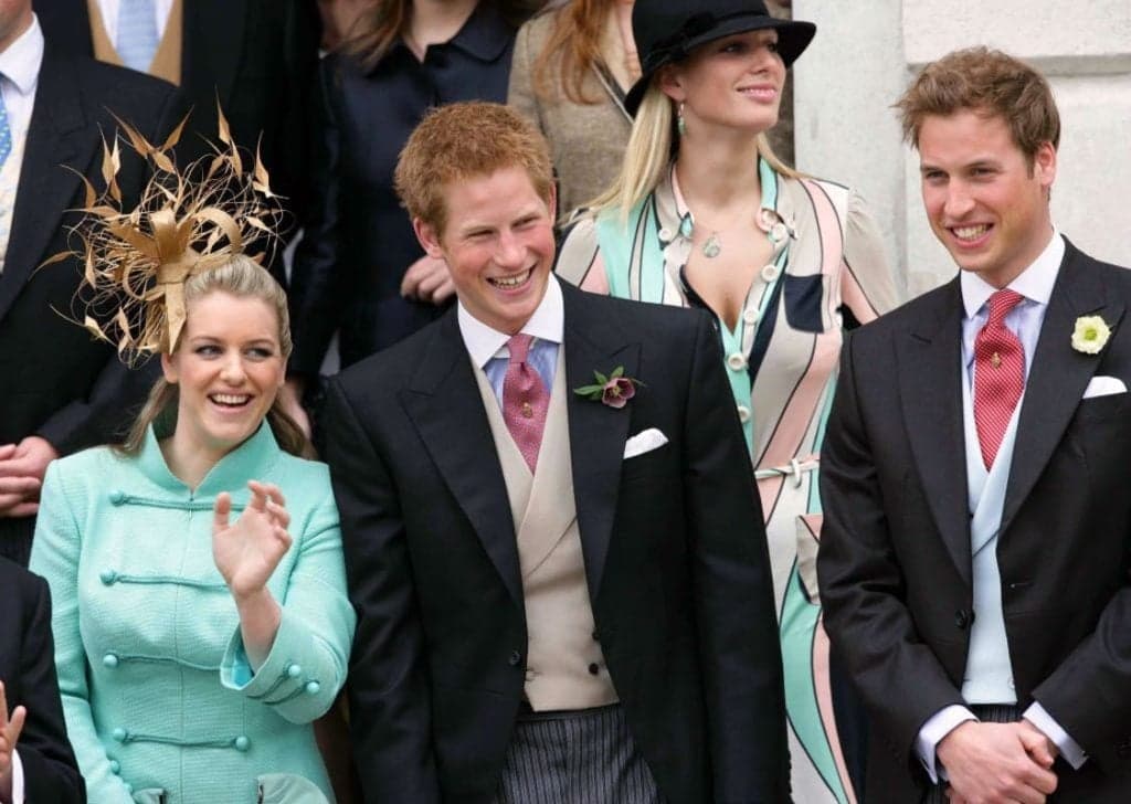 Poucos sabem, mais os príncipes Harry e William tem uma meia-irmã que não gosta de aparecer nos holofotes