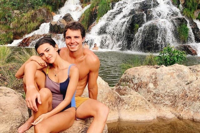 Passada! Sumida da internet, Manu Gavassi reaparece para falar de gravidez e elogia namorado: “Pai do ano”