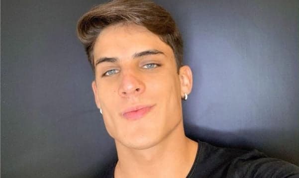 Taxado de interesseiro, padrasto de Neymar é exposto por empresário e convite sexuais vem à tona