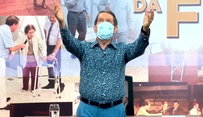 Pastor RR Soares aparece na TV usando máscara e ensina oração para a cura do coronavírus