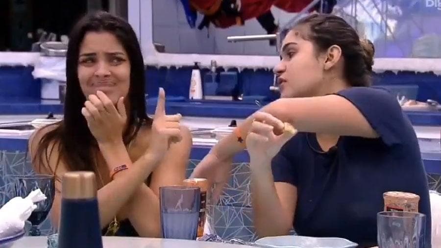 Evangélica, Ivy é taxada de careta após conversa sobre sexo e pergunta sobre masturbação: "Nunca''