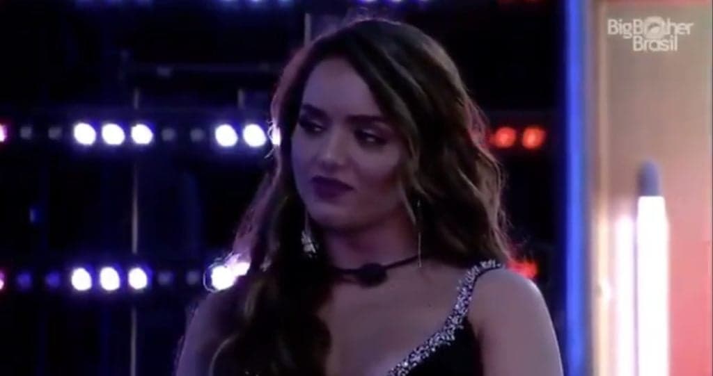 BBB20: Rafa Kalimann manda indireta para Anitta durante festa com lives: "Não veio, né?"
