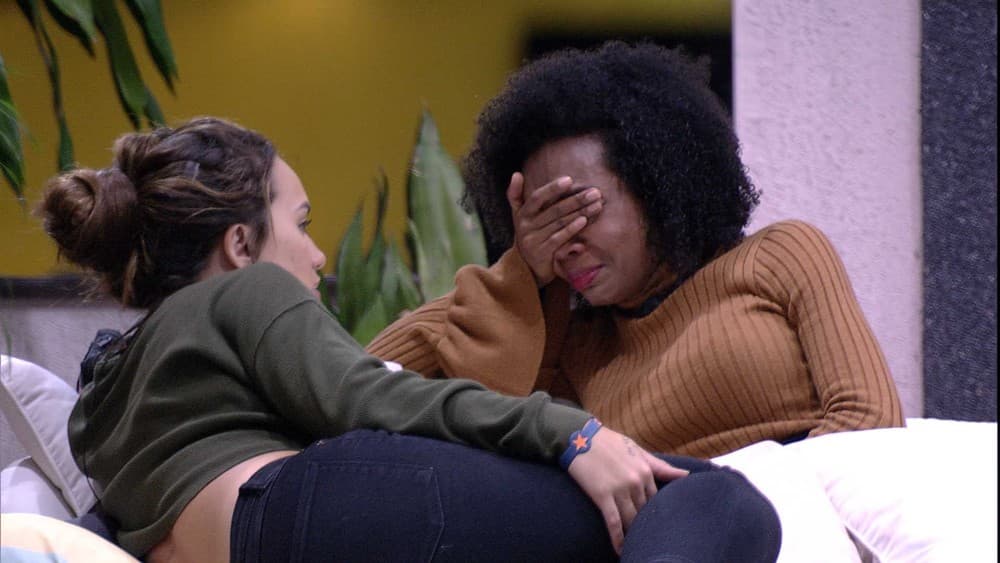BBB20: Rafa consola Thelma após ser criticada em escolha difícil; Ivy provoca e recebe resposta