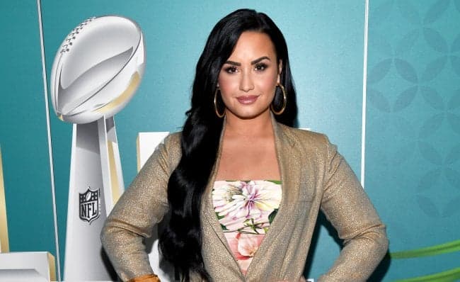 Demi Lovato quebra o silêncio sobre namoro com outra mulher e dispara: "muito divertido"