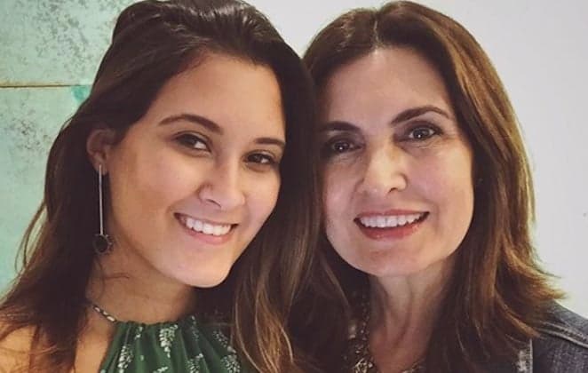 Ao vivo, Fátima Bernardes deixa escapar ritual que faz com própria filha dentro de casa: "Juntas"
