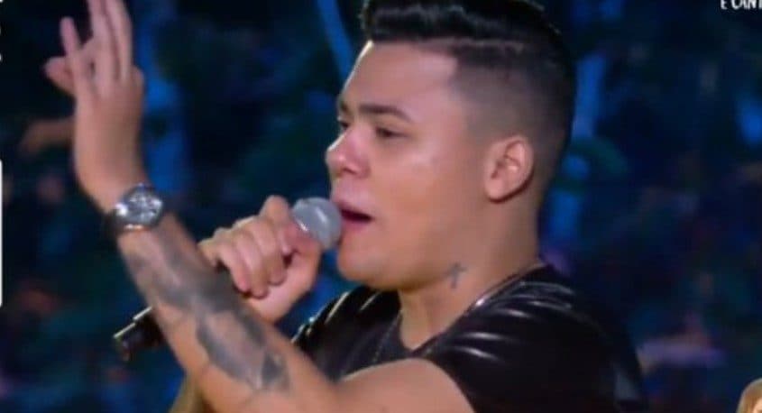 Felipe Araújo se estranha ao vivo com apresentador, reprova atitude e dá ordem na frente de milhões: "Não vale não"