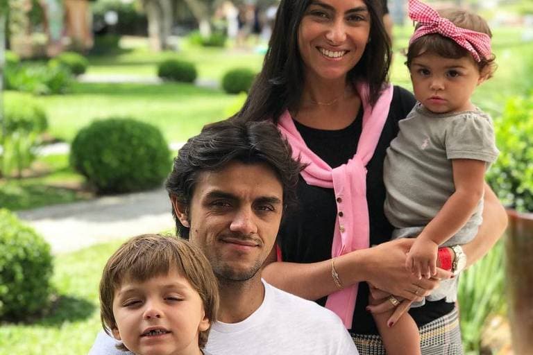 Após testar positivo para o coronavírus, Felipe Simas é afastado dos filhos e da esposa: "foi o melhor para todos"