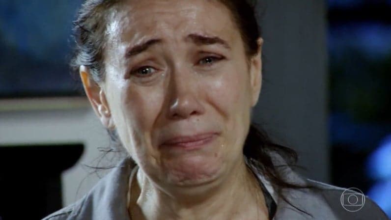 Fina Estampa: Griselda tem segredo exposto e é humilhada por Tereza Cristina: "Você é um nada"