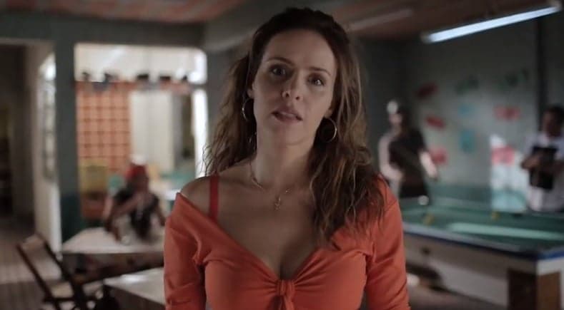 Totalmente Demais: Gilda é pega e vive inferno particular ao ajudar Eliza