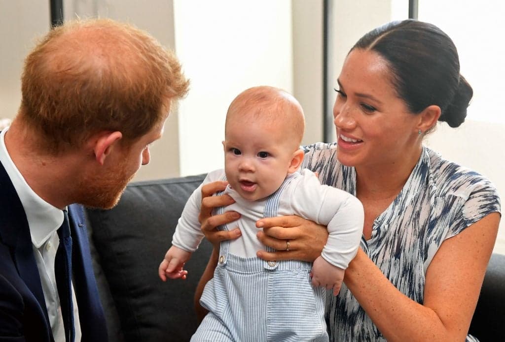 Primeiro aniversário de Archie, filho de Harry e Meghan Markle, não contará com a presença de nenhum membro da realeza