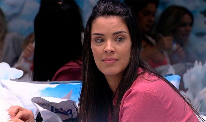 Decepcionada, Ivy diz que não tem torcida no BBB e desabafa: "Está nas mãos de Deus"