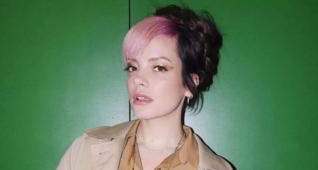 Lily Allen compartilha foto pelada e fãs vão a loucura