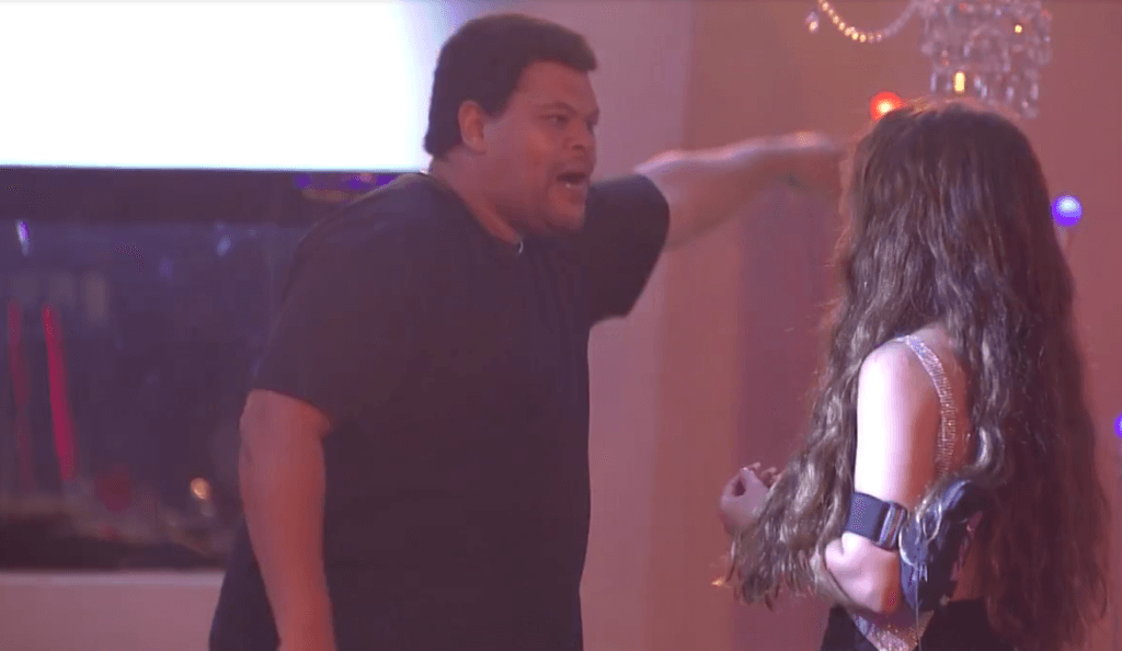 Rafa apunhala Babu pelas costas e pede saída dele do BBB20