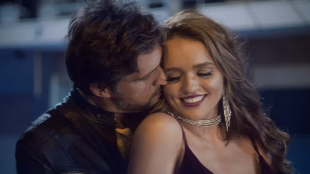 Léo Chaves, acusado de terminar casamento por causa de Rafa Kalimann, escancara relação com sister: 'Muito bonita'