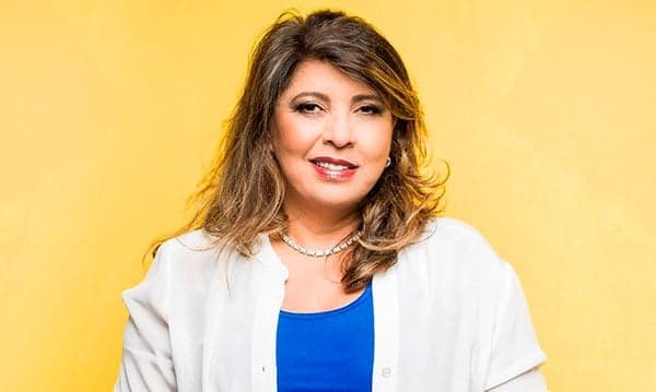 Aos 63 anos, Roberta Miranda passa dos limites e pede para internautas 'baterem uma'