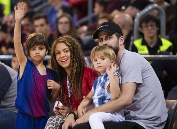 Shakira pira e é escorraçada na web após pedir para governo que as crianças saiam de casa em meio à pandemia: "Louca"