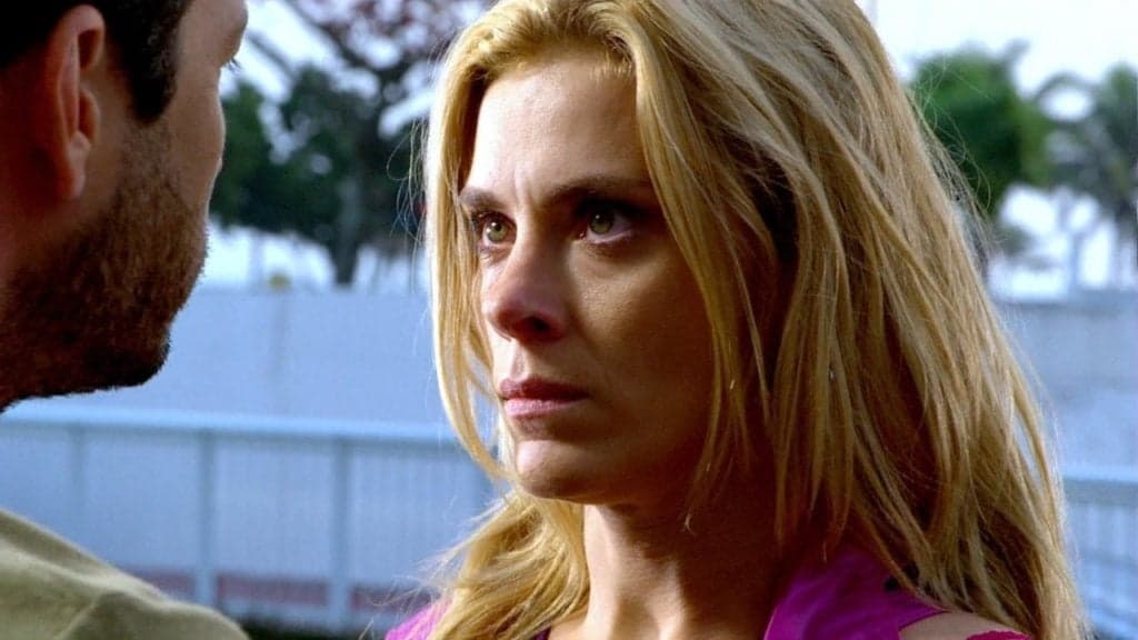 Fina Estampa: Humilhada e escorraçada, Teodora come o pão que o diabo amassou após decidir ir morar com Pereirinha