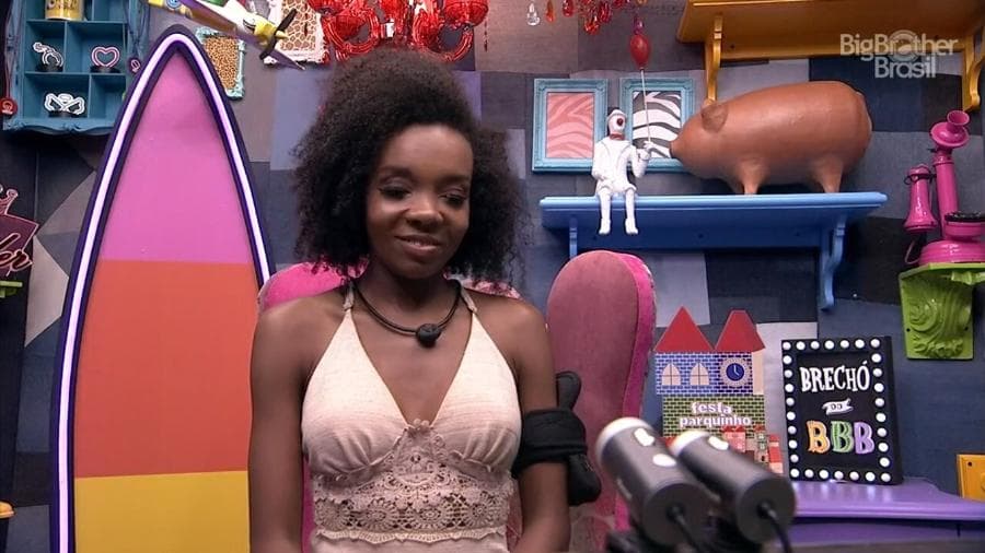 Thelma revela estar isolada contra Manu e Rafa e dispara: "Só a minha família"