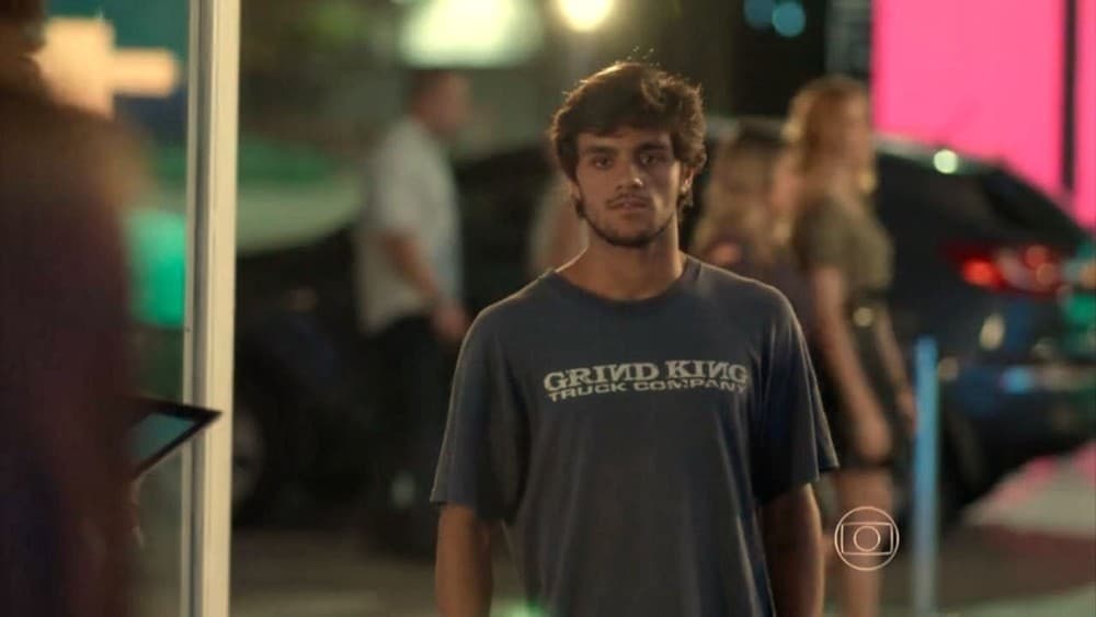 Totalmente Demais - Jonatas perde a cabeça e faz rival sangrar em surra: "Verme"