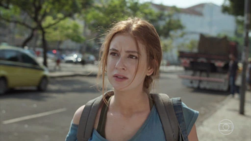 Totalmente Demais: Arthur dá grande notícia para Eliza e ela comemora beijando Jonatas