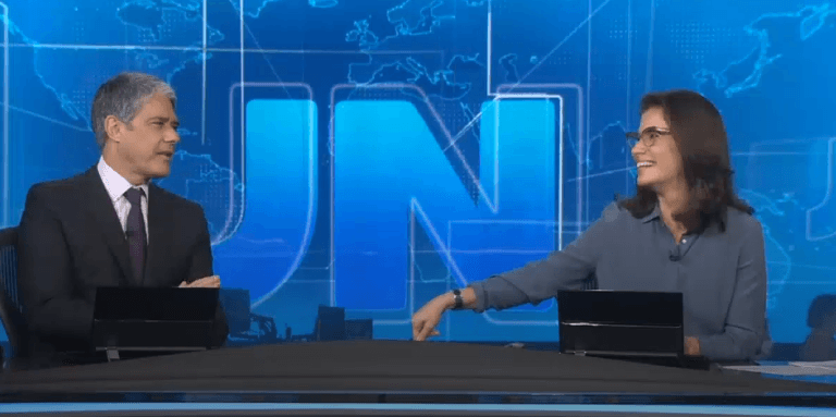 William Bonner se emociona ao vivo, não consegue encerrar JN e é acudido por Renata Vasconcellos