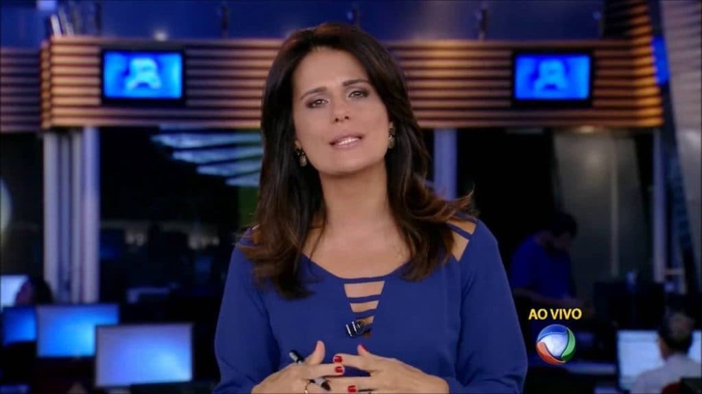 Adriana Araújo, arrancada de Jornal da Record após quebrar o pau, tem desfecho no canal e vícios expostos: "Alguém"
