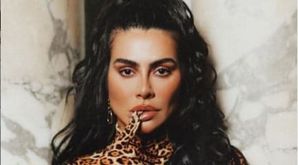 Em meio à polêmica com sexo, Cleo surge sexy em foto destruidora e público fica pasmo: "Socorro"