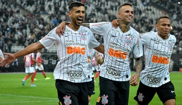 Corinthians, em crise profunda, implora para deixar de jogar aos domingos e Globo responde