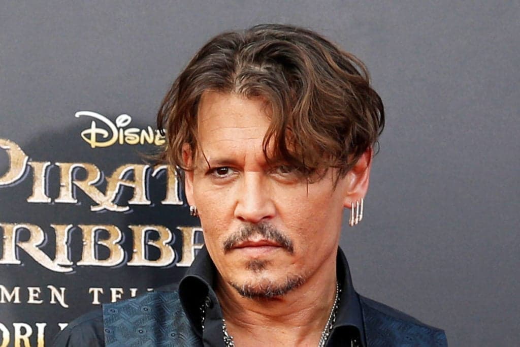 Johnny Depp trava briga judicial com ex, processa jornal britânico e mantêm palavra: "sou inocente!"