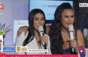 Simone denuncia sexo de Simaria ao vivo e expõe o que a irmã faz na hora h: "É perigosa"