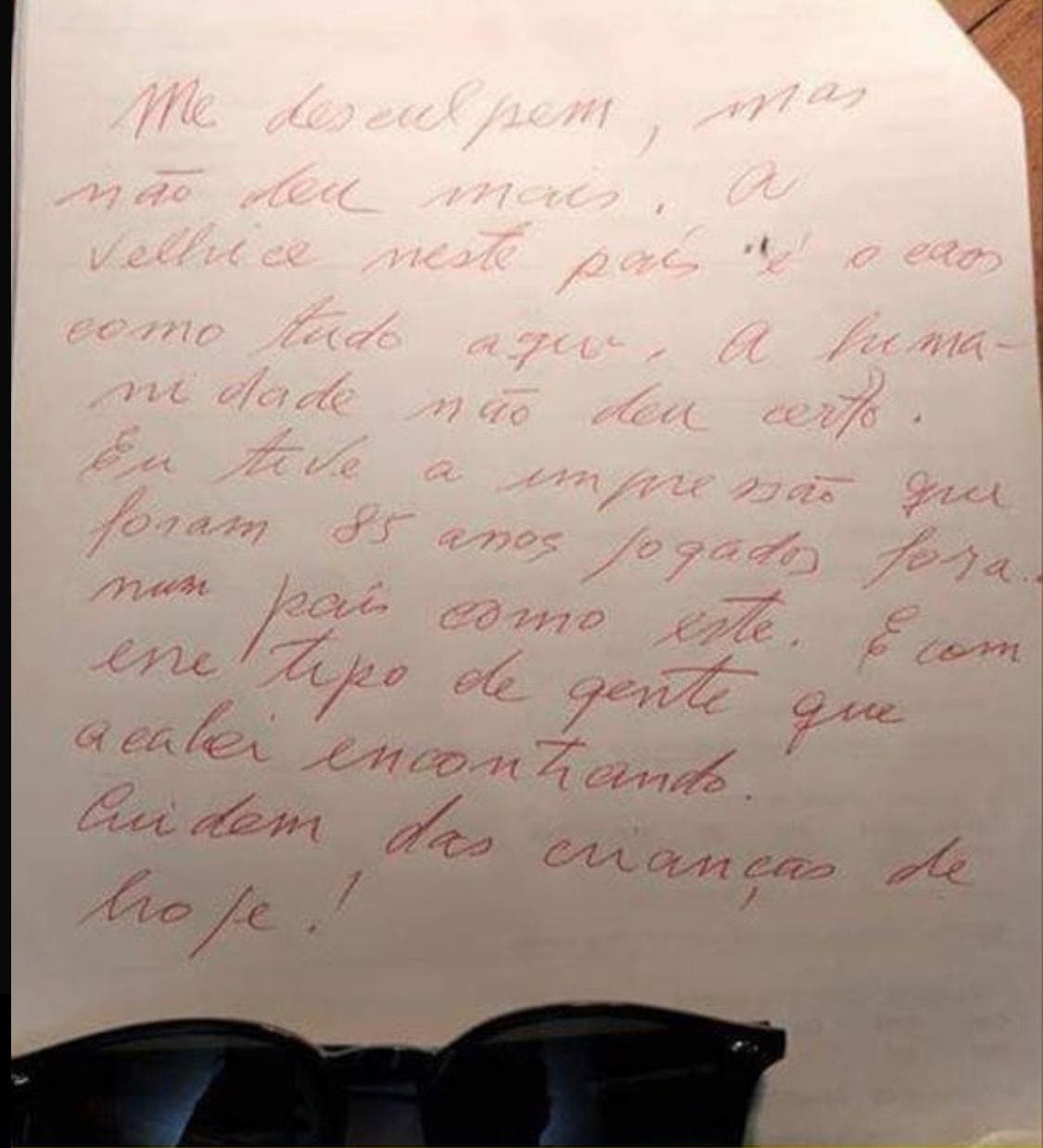 http://tvfoco.uai.com.br/wp-content/uploads/2015/05/Daniela-Mercury.jpg