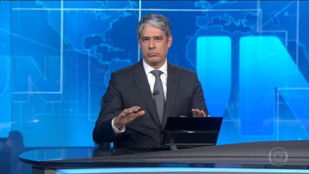 Ao vivo, William Bonner atropela Renata Vasconcellos, corta jornalista e gafe bombástica é exposta: “Desculpa”