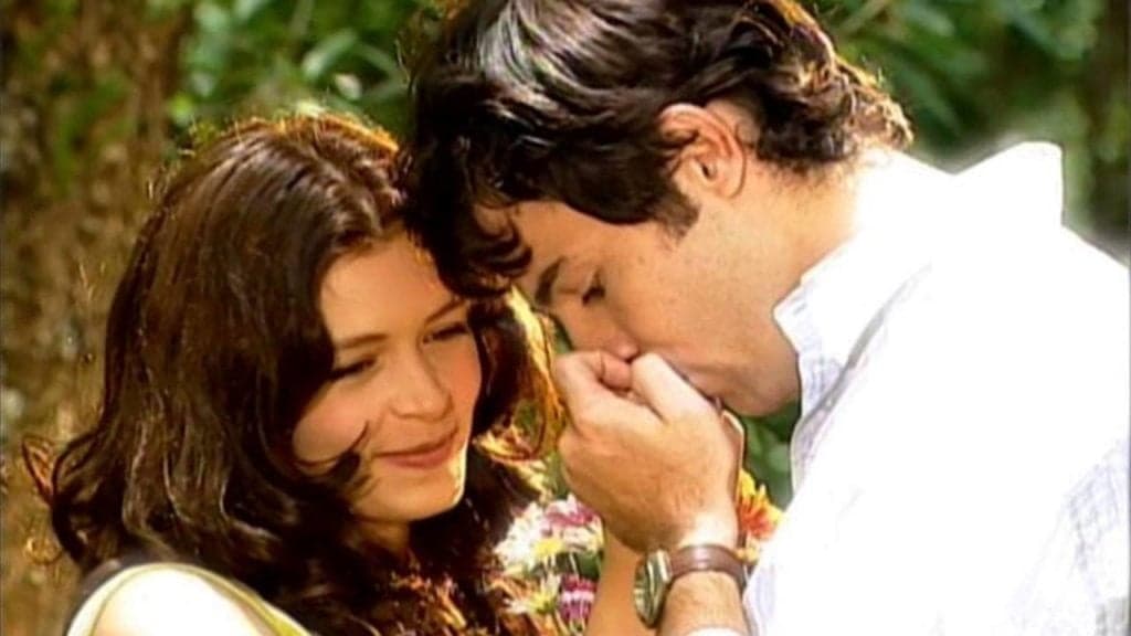 Acabou: Protagonistas de Esmeralda sumiram juntos da TV e tiveram desfecho de espantar