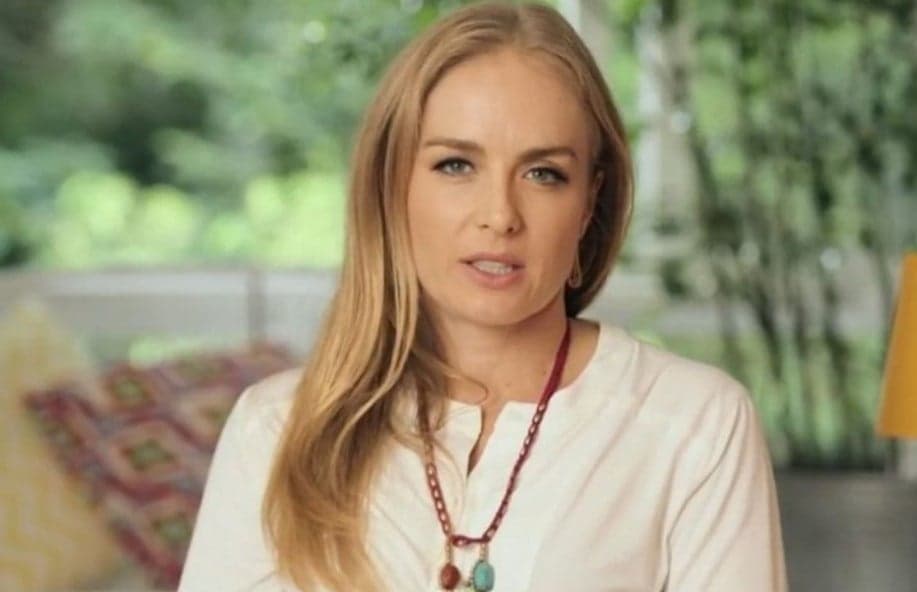 Angélica rasga o verbo sobre sexo com Luciano Huck, acaba falando da Globo e abre o jogo: "Tempos muito difíceis"