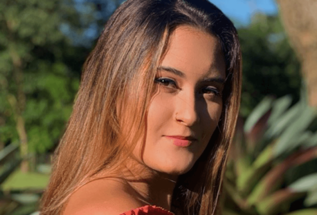 Bia Bonemer, filha de Fátima Bernardes e William Bonner, chama atenção ao exibir corpo escultural: “Deusa”
