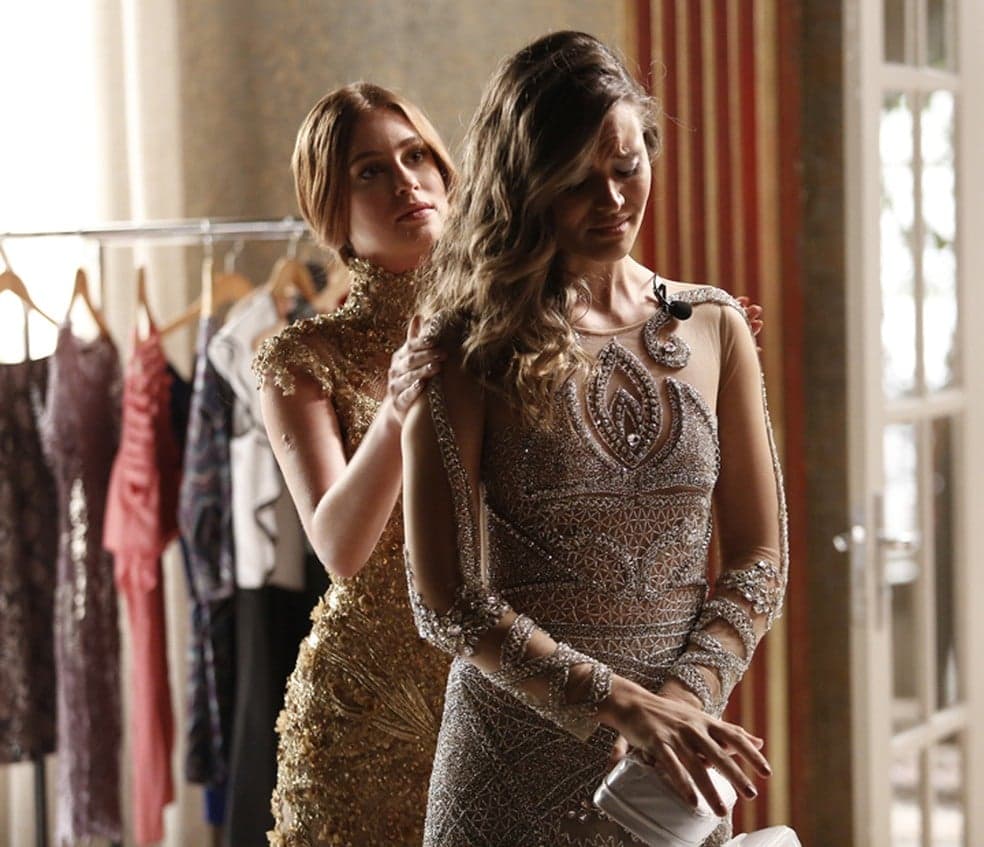 Totalmente Demais: Eliza se vinga de Cassandra da pior forma e humilha rival em concurso