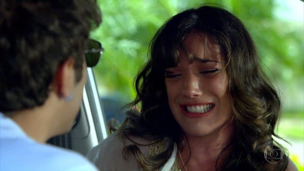 Fina Estampa: Patrícia engravida, é obrigada a abortar, mas ao se negar é atingida por tragédia