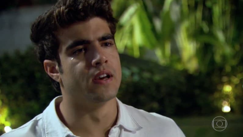 Fina Estampa: Antenor dá golpe em Griselda, é desmascarado e leva surra