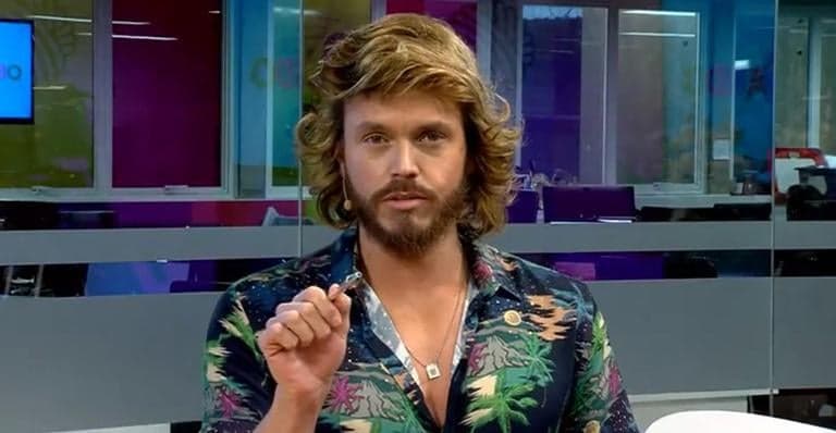 Apresentador da RedeTV sofre três perdas destruidoras e fica sem chão: “Pensei em interromper minha própria vida”