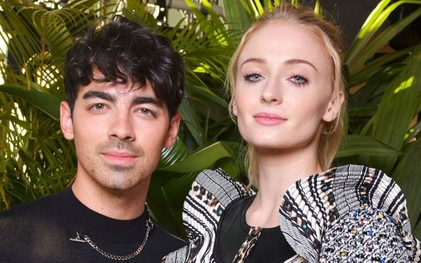 Após rumores de gravidez, Joe Jonas e Sophie Turner são flagrados juntos e foto reveladora entrega verdade