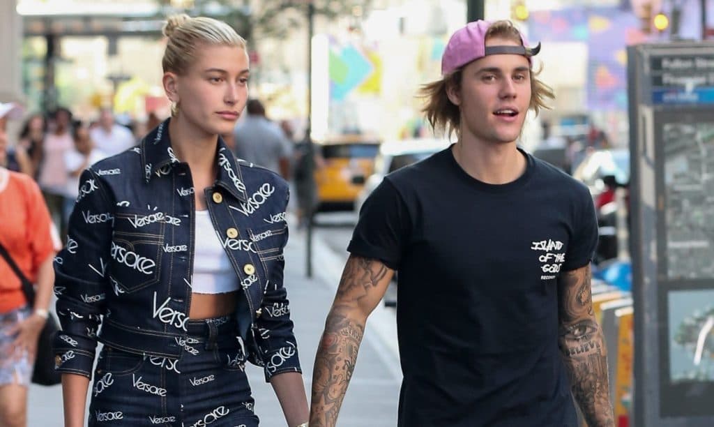 Hailey Baldwin, esposa de Justin Bieber, abre o jogo e comenta chegada de filho com o cantor: "maravilhoso"